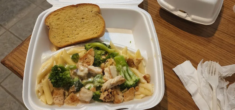 Chicken Alfredo with Broccoli